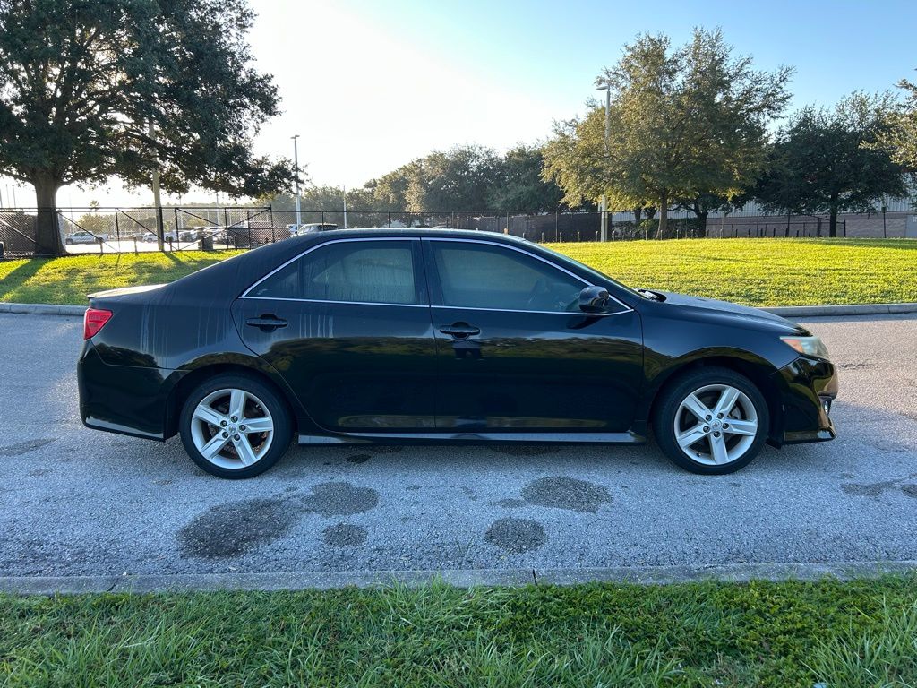 Thumbnail: 2014 Toyota Camry - 6