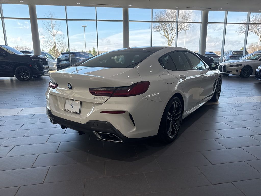 Thumbnail: 2022 BMW 8 Series - 5