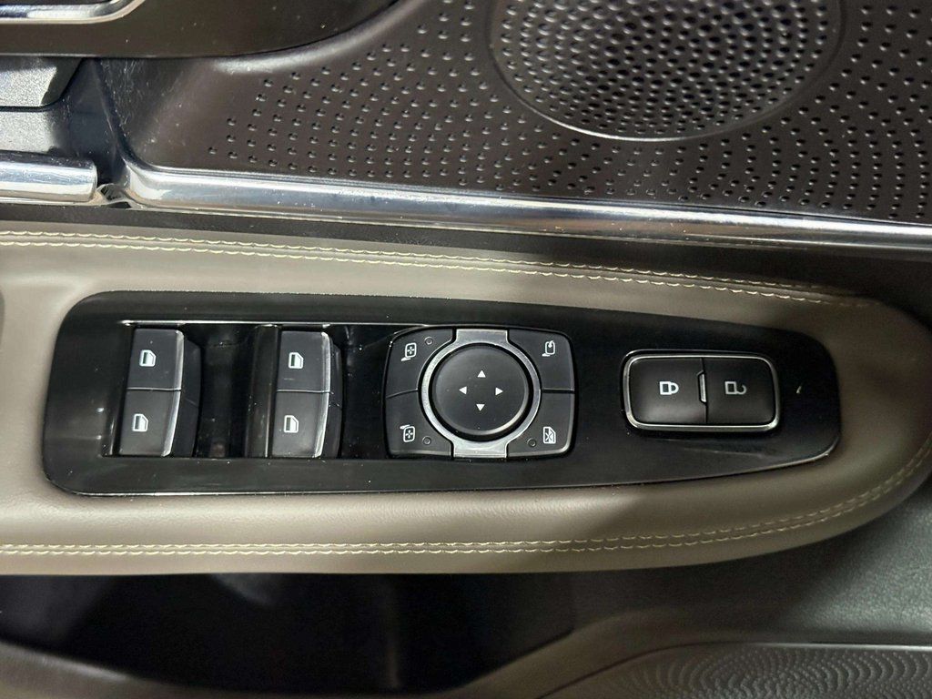 Certified Used 2023 Pristine White Metallic Tri-Coat Lincoln Reserve image 8