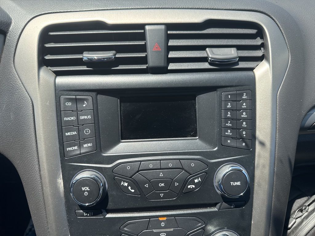 2013 Ford Fusion SE photo