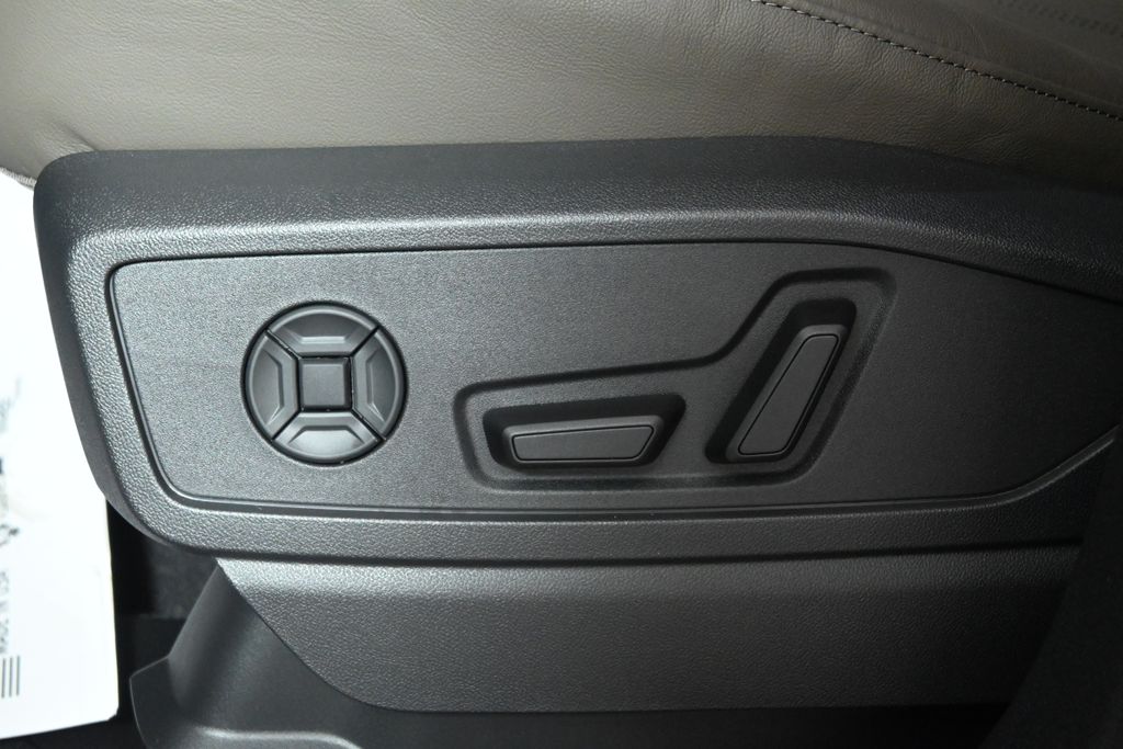 Thumbnail: 2025 Audi Q5 - 28