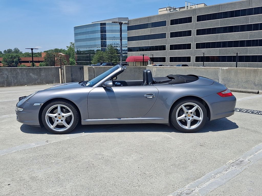 Thumbnail: 2005 Porsche 911 - 2