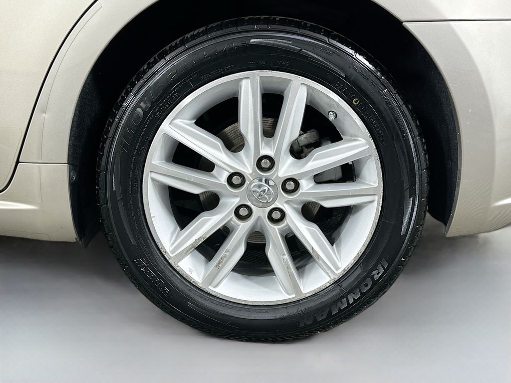 Thumbnail: 2015 Toyota Avalon - 31