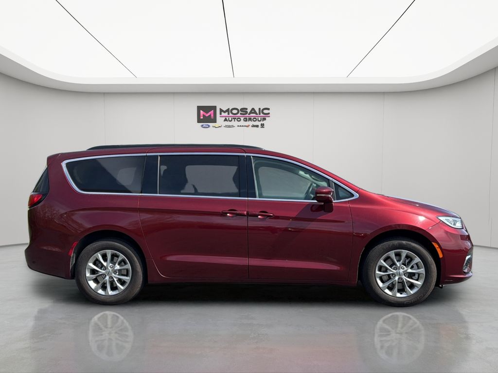Used 2022 Chrysler Pacifica Touring L with VIN 2C4RC3BG6NR164358 for sale in Zumbrota, Minnesota
