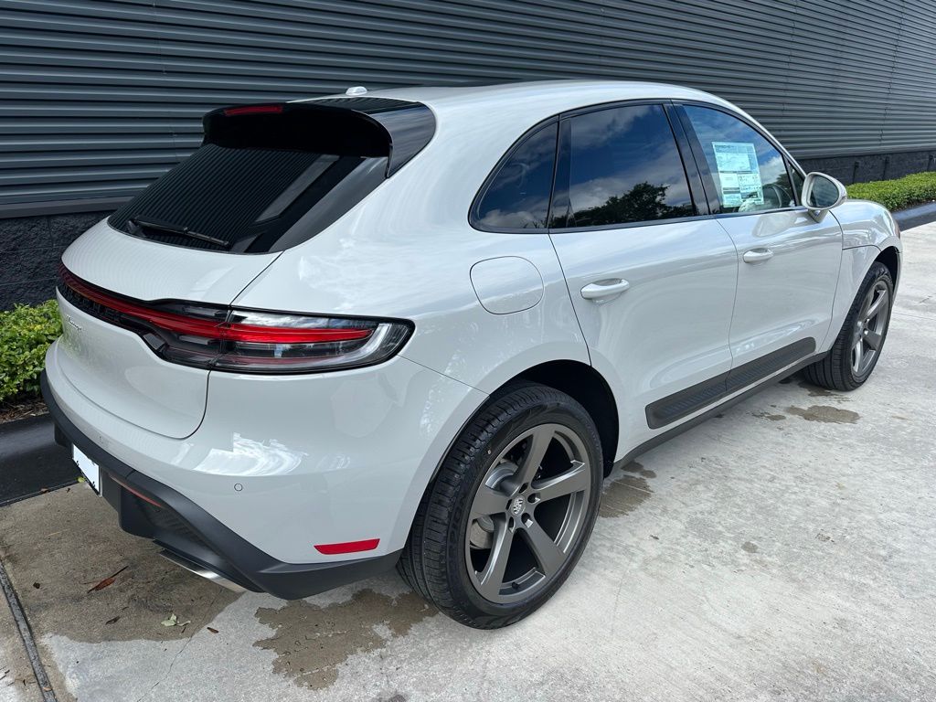 Thumbnail: 2026 Porsche Macan - 9