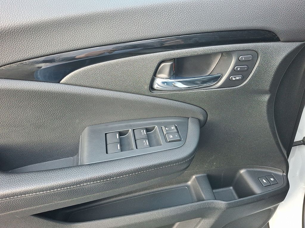 Thumbnail: 2022 Honda Pilot - 12