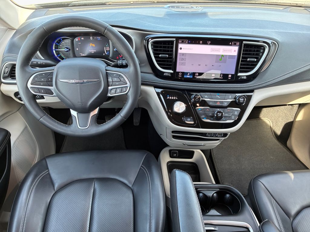 Used Car 2024 Chrysler Pacifica Hybrid  Select For Sale Under $30,000 In Austin, Texas