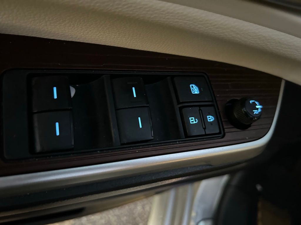 Thumbnail: 2024 Toyota Sienna - 18
