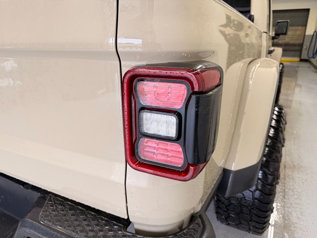 Thumbnail: 2022 Jeep Gladiator - 5
