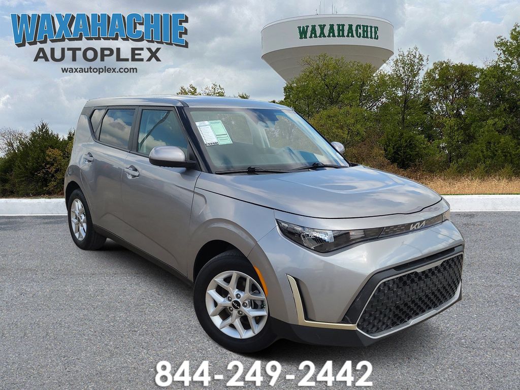 Steel Gray 2025 Kia Soul SUV / Crossover Front-Wheel Drive Continuously Variable Transmission