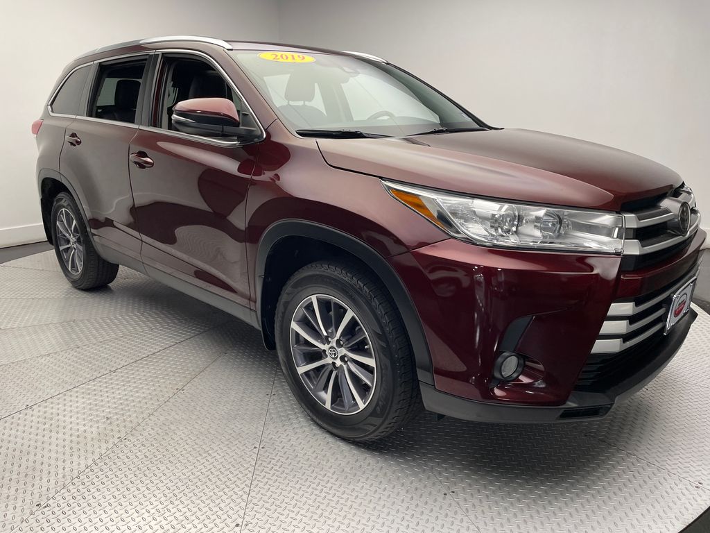 2019 Toyota Highlander XLE 3