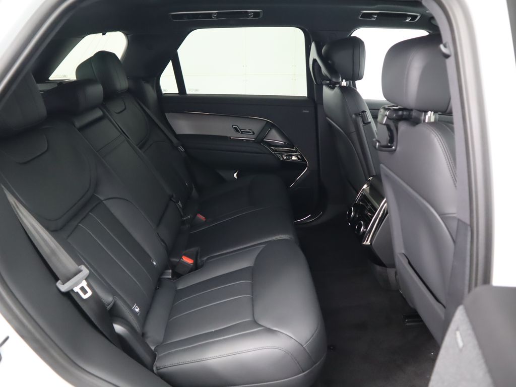 Thumbnail: 2025 Land Rover Range Rover Sport - 23