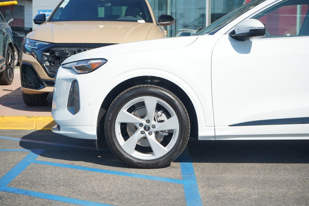 Thumbnail: 2025 Audi Q5 - 2