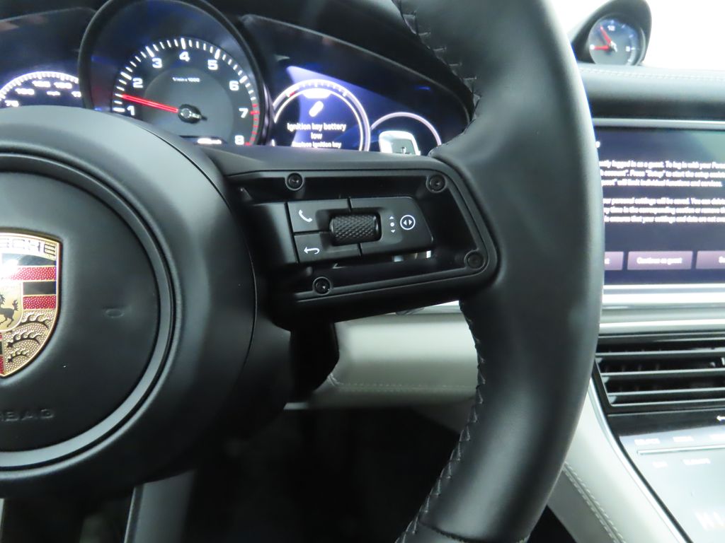 Thumbnail: 2022 Porsche Panamera - 12