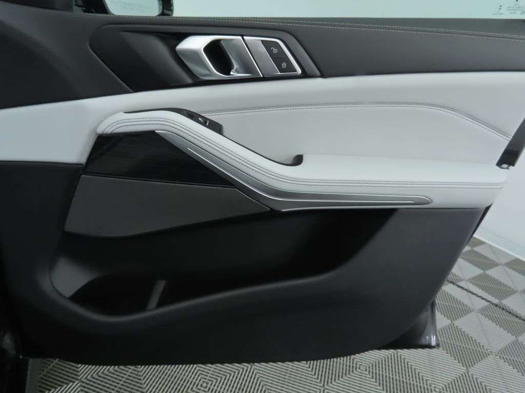 Thumbnail: 2026 BMW X5 - 26