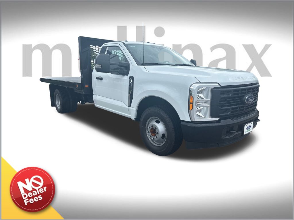 2025 Ford F-350 Super Duty Chassis Cab XL's photo
