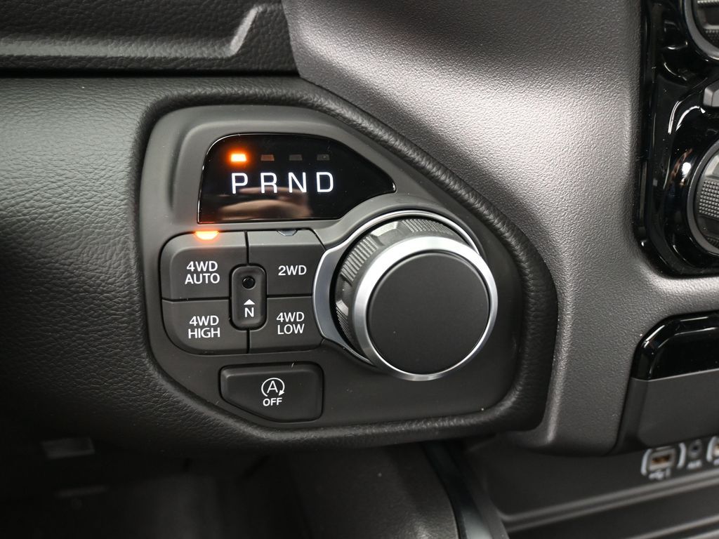 New 2026 Diamond Black Crystal Pearlcoat Ram Big Horn/Lone Star image 28