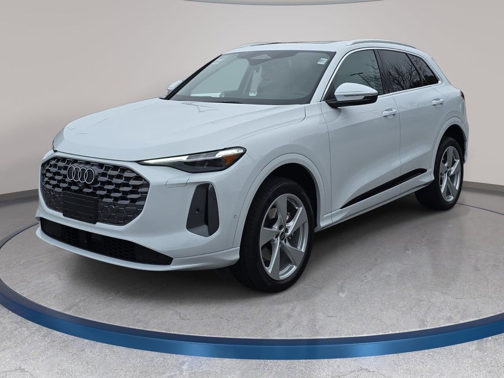 Glacier White Metallic 2025 Audi Q5 quattro Premium Plus 40 TFSI SUV / Crossover All-Wheel Drive 7-Speed Automatic