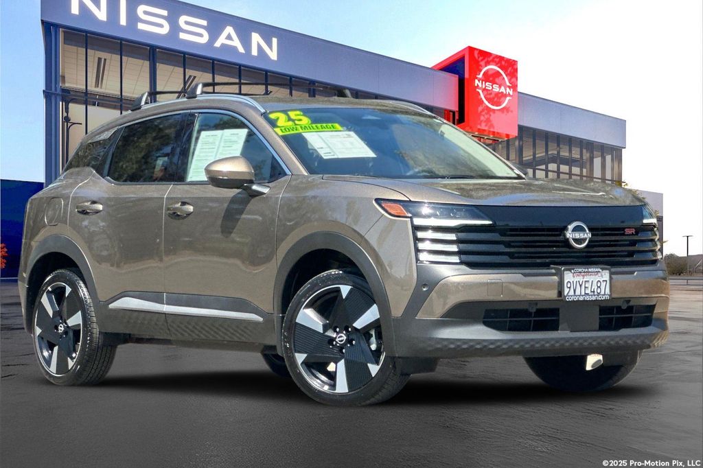 2025 Nissan Kicks 2.0 SR's photo