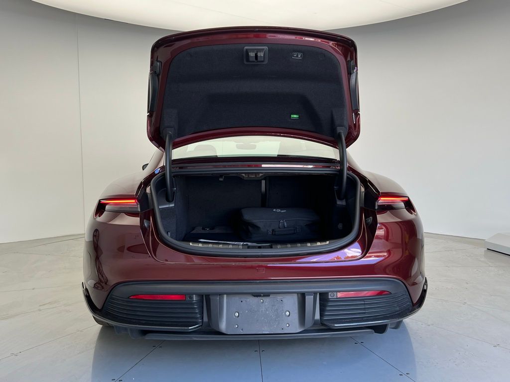Thumbnail: 2022 Porsche Taycan - 21