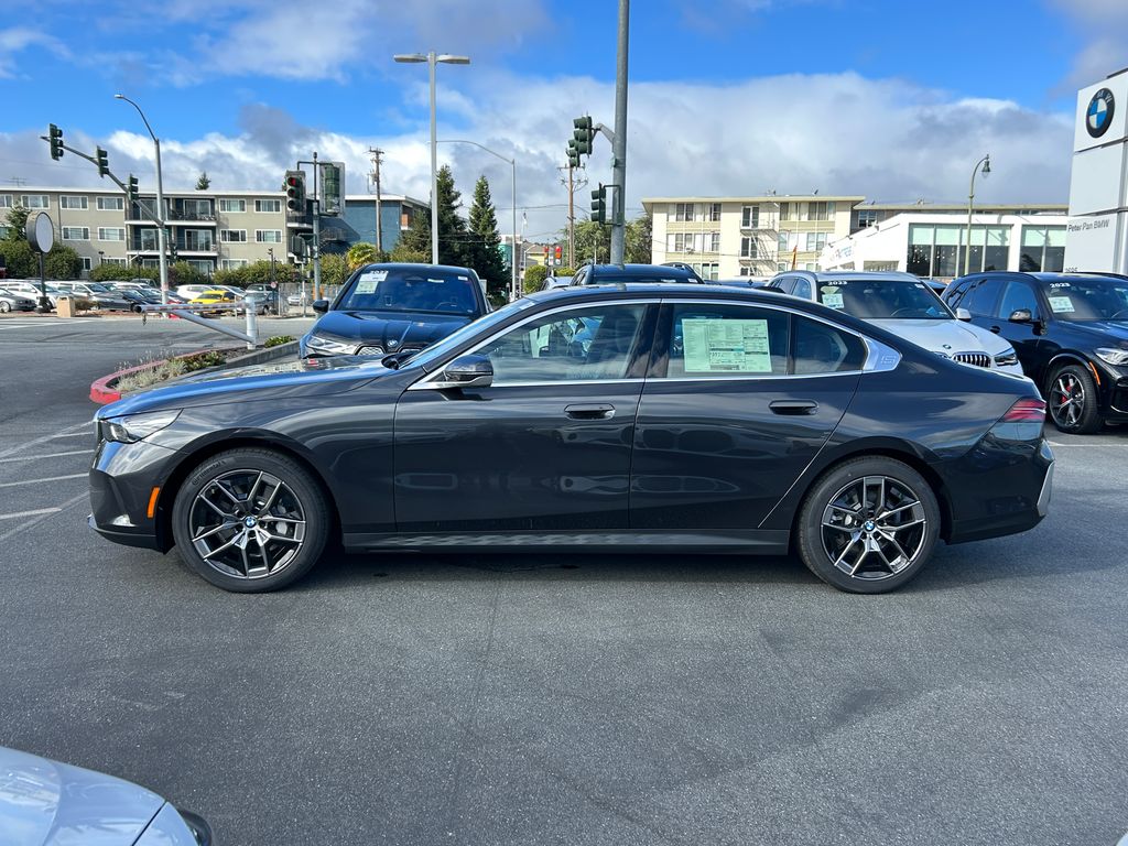 Thumbnail: 2026 BMW 5 Series - 2