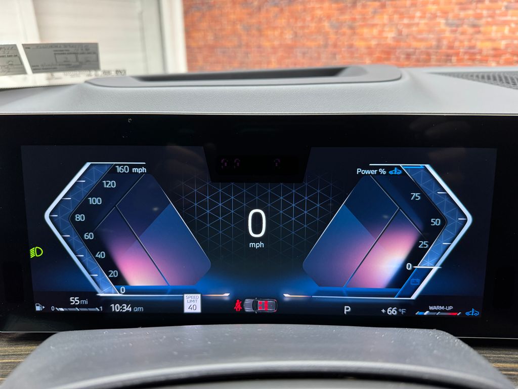 Certified Used 2025  BMW xDrive40i image 16