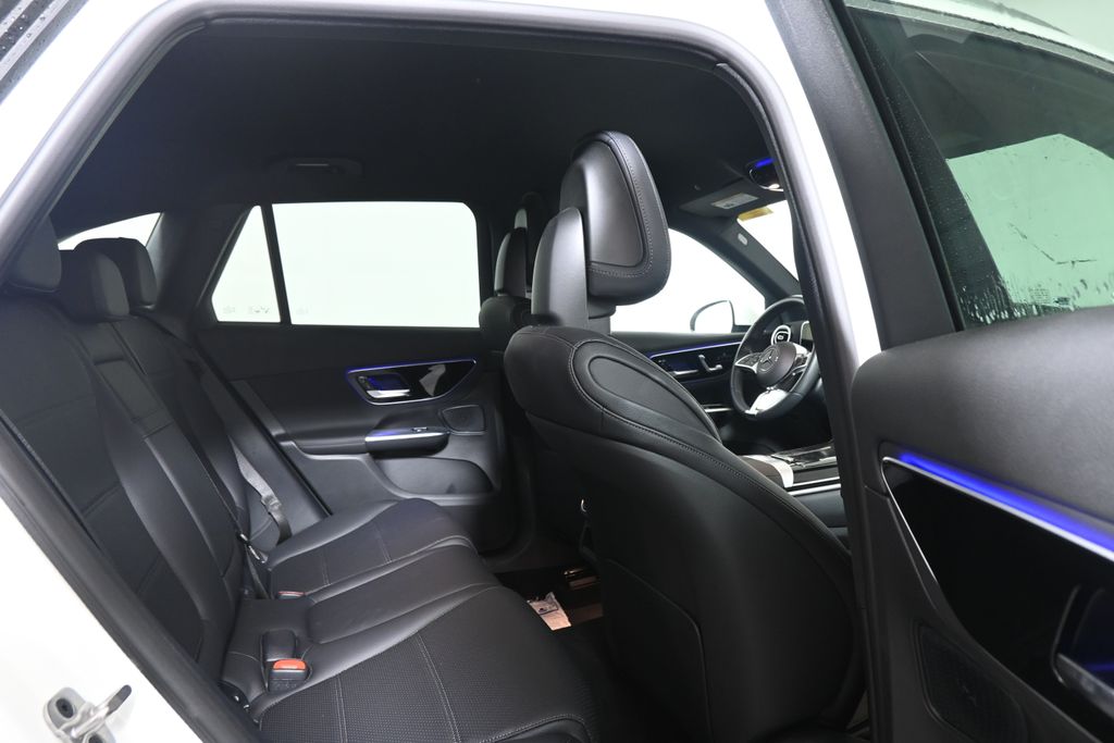 Thumbnail: 2025 Mercedes-Benz GLC - 22