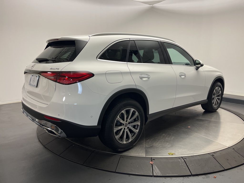 Thumbnail: 2026 Mercedes-Benz GLC - 7