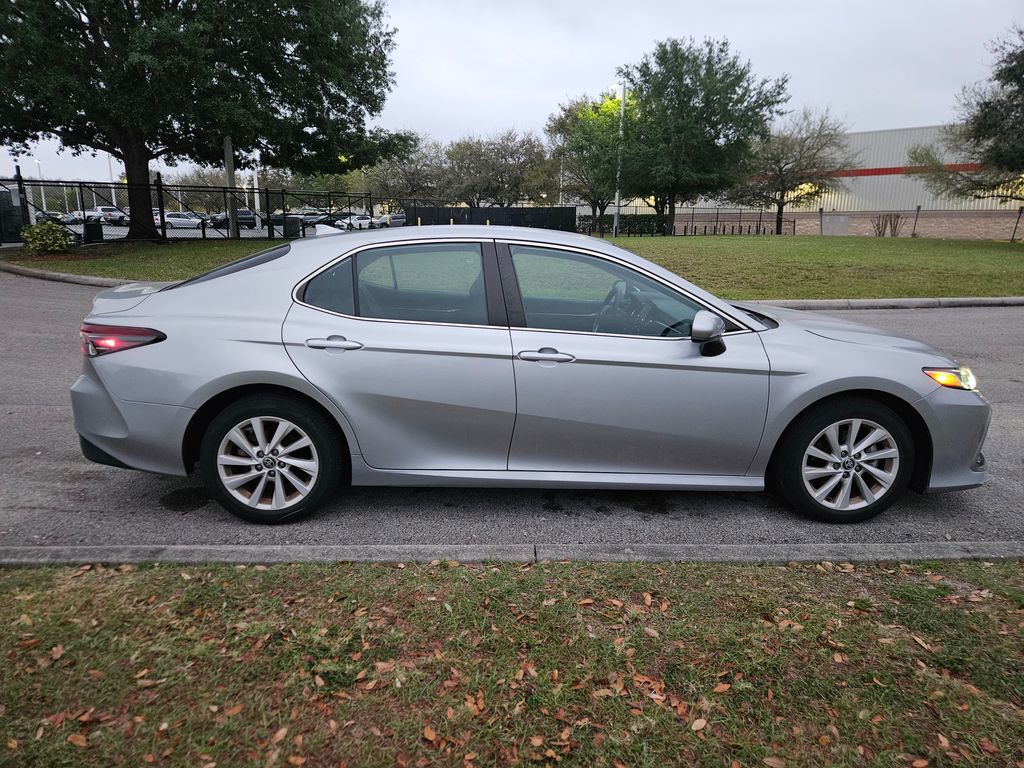 2022 Toyota Camry LE 6