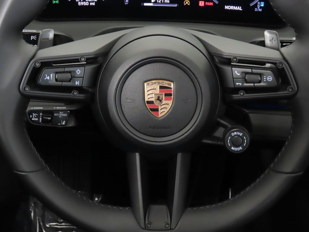 Thumbnail: 2025 Porsche Panamera - 18