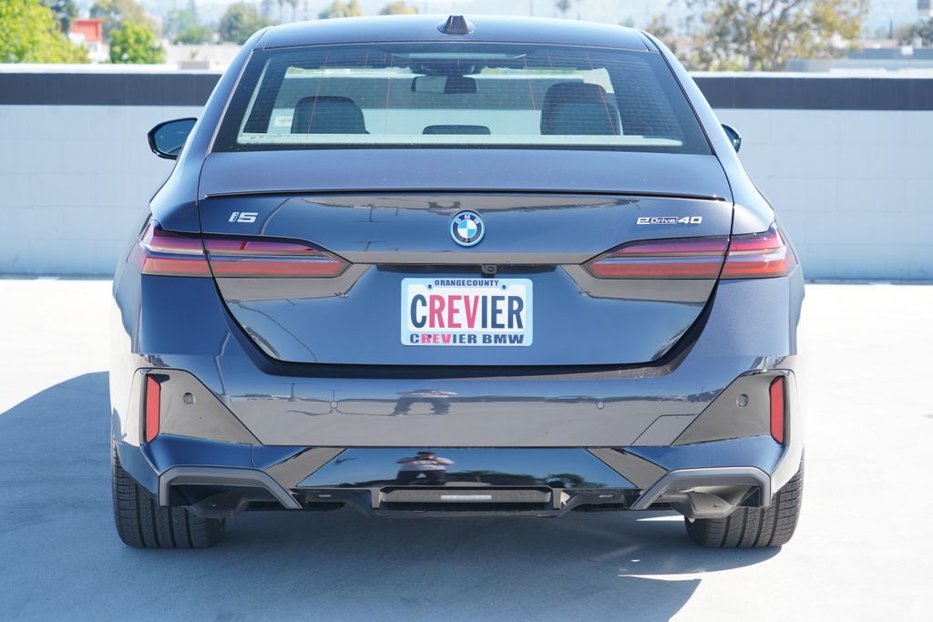Thumbnail: 2026 BMW i5 - 6