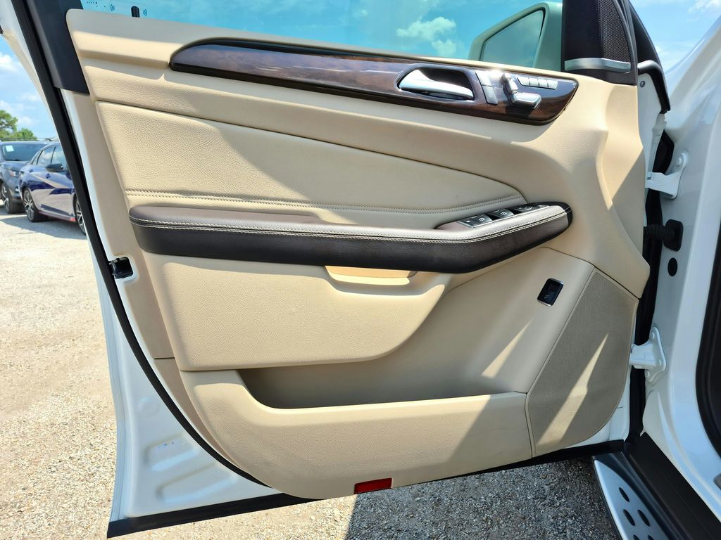 2019 Mercedes-Benz GLE GLE 400 White at Central Houston Nissan