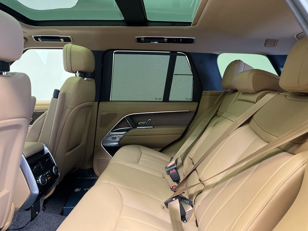 Thumbnail: 2026 Land Rover Range Rover - 24
