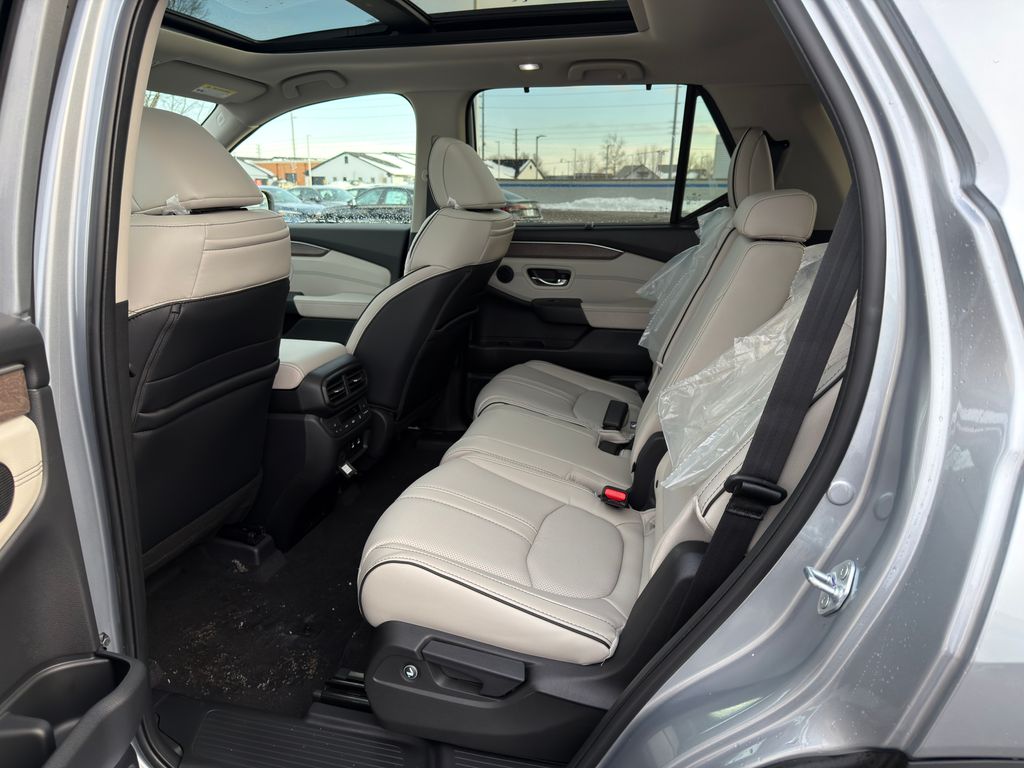 Thumbnail: 2026 Honda Pilot - 20