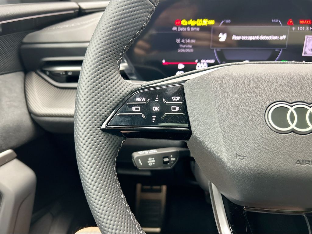 Thumbnail: 2025 Audi SQ5 - 12