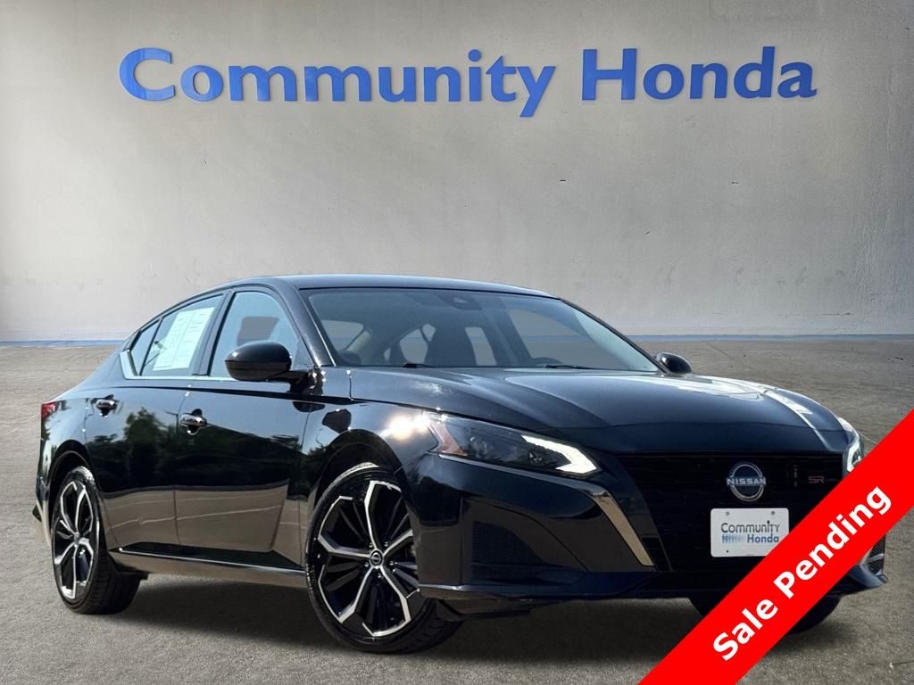 2023 Nissan Altima 2.5 SR Black at Durrett Motor Company