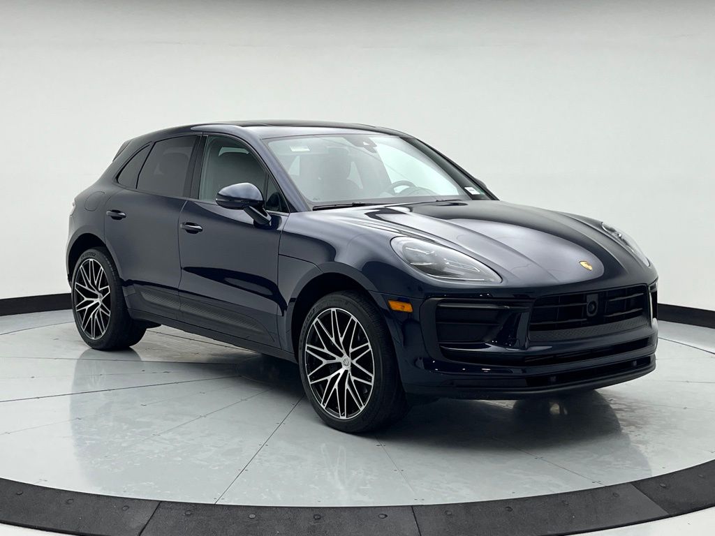 Thumbnail: 2022 Porsche Macan - 7