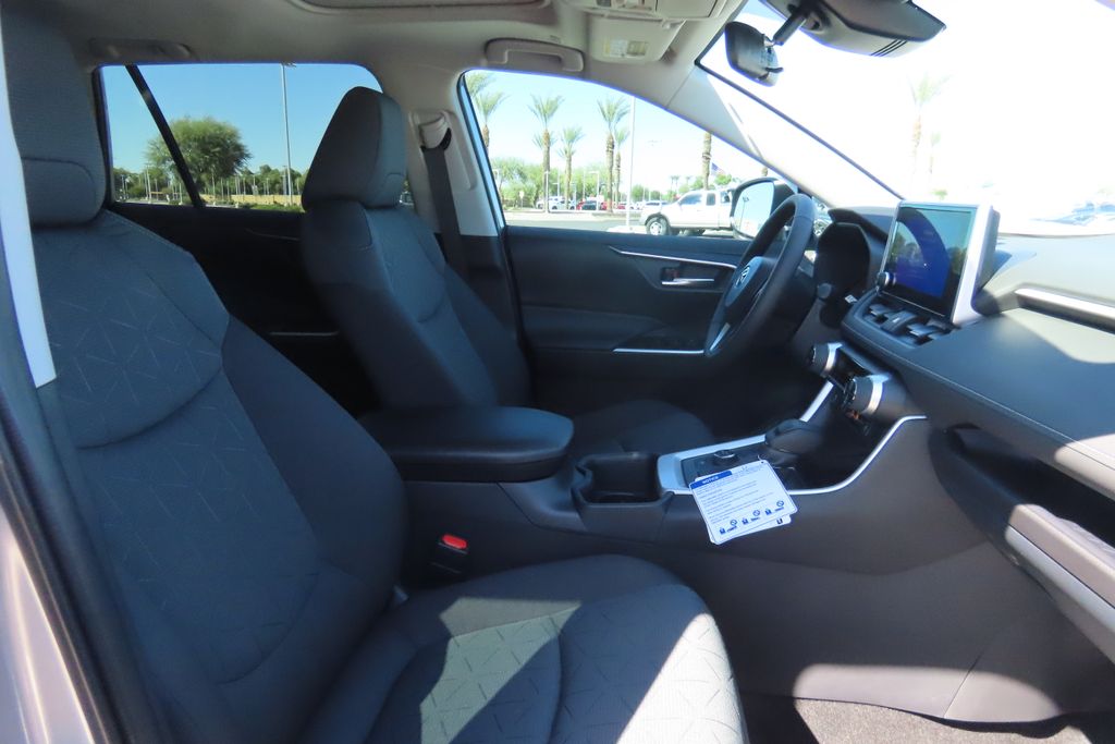 Thumbnail: 2025 Toyota RAV4 - 19