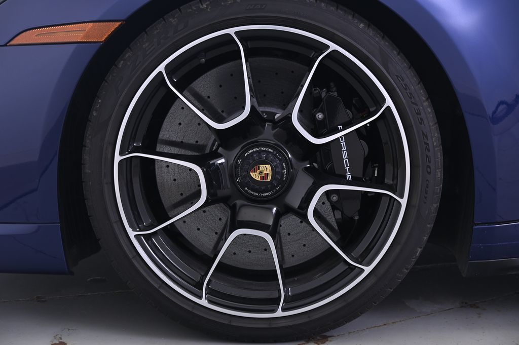 Thumbnail: 2024 Porsche 911 - 11