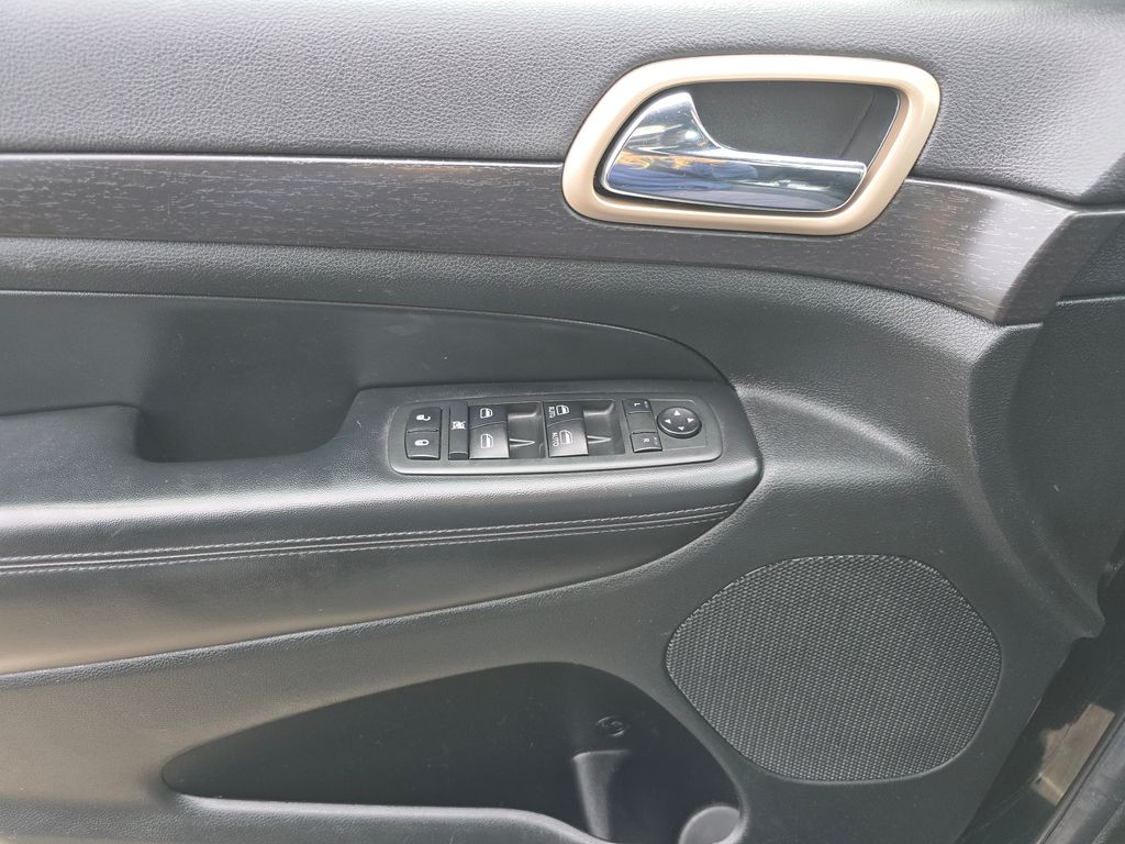 2014 Jeep Grand Cherokee Laredo photo 24