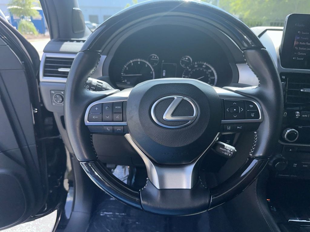 2022 Lexus GX 460 24