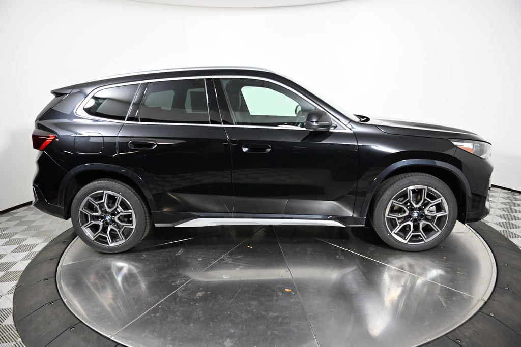 Thumbnail: 2026 BMW X1 - 6