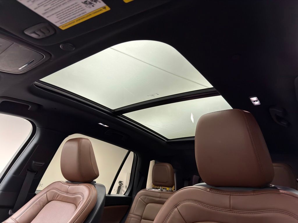 Thumbnail: 2023 Lincoln Aviator - 9