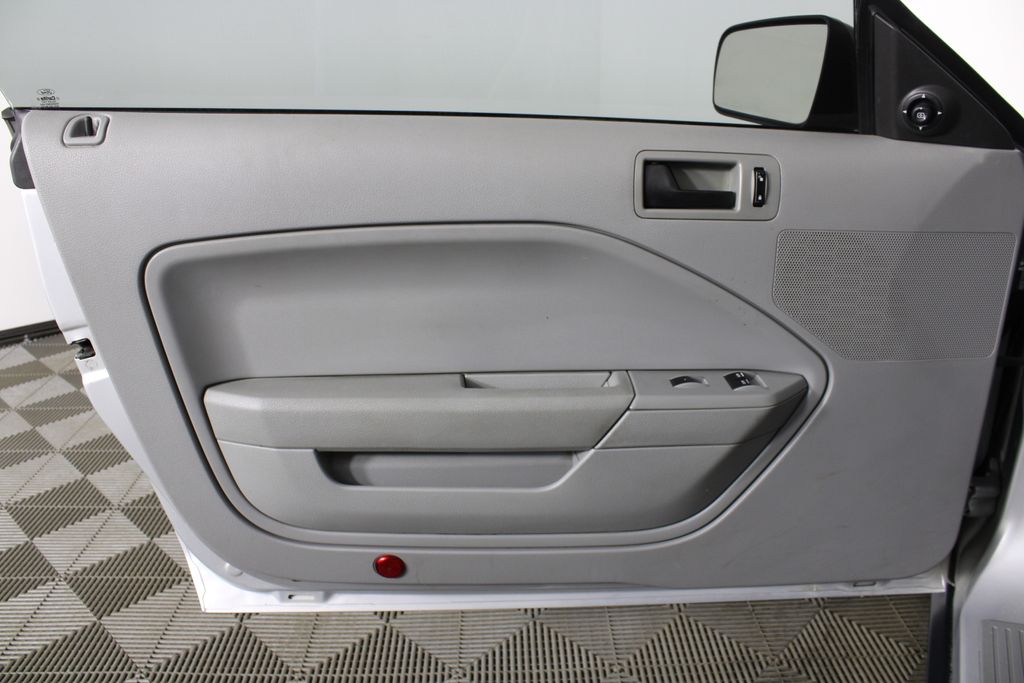 Used 2006 Ford Mustang for sale in 