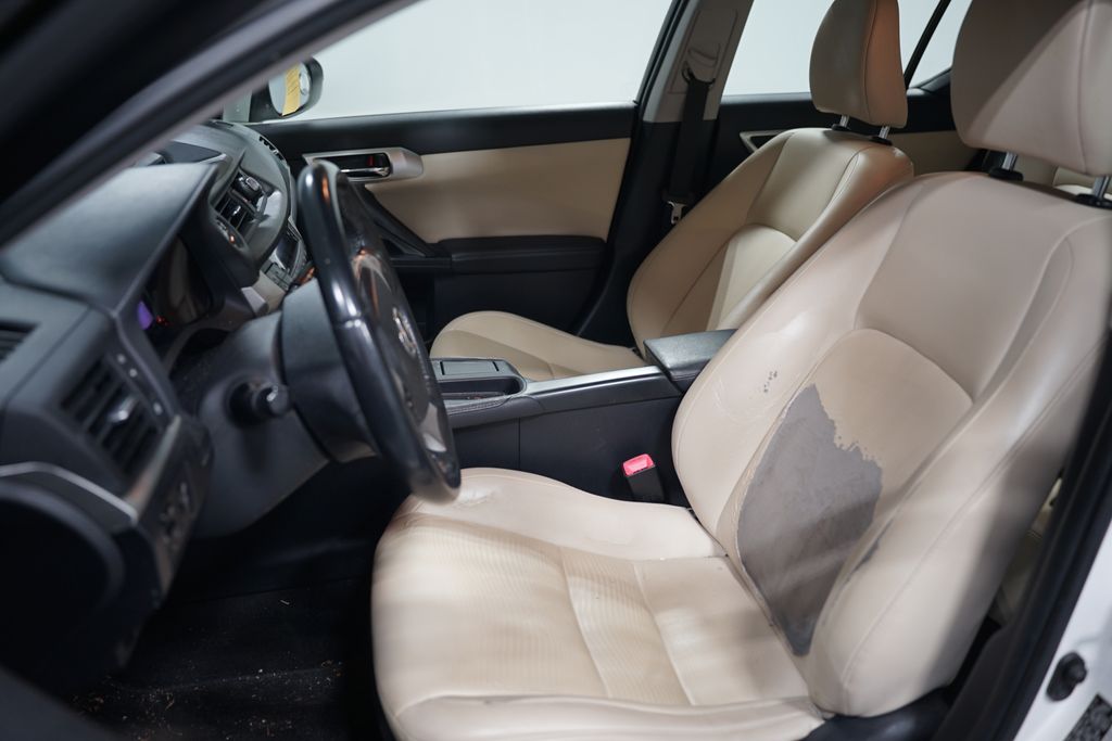 2012 Lexus CT 200h 6