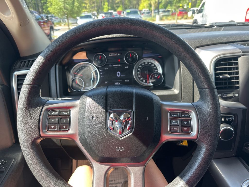 2023 Diamond Black Crystal Pearlcoat Ram 1500 Classic SLT RWD Truck