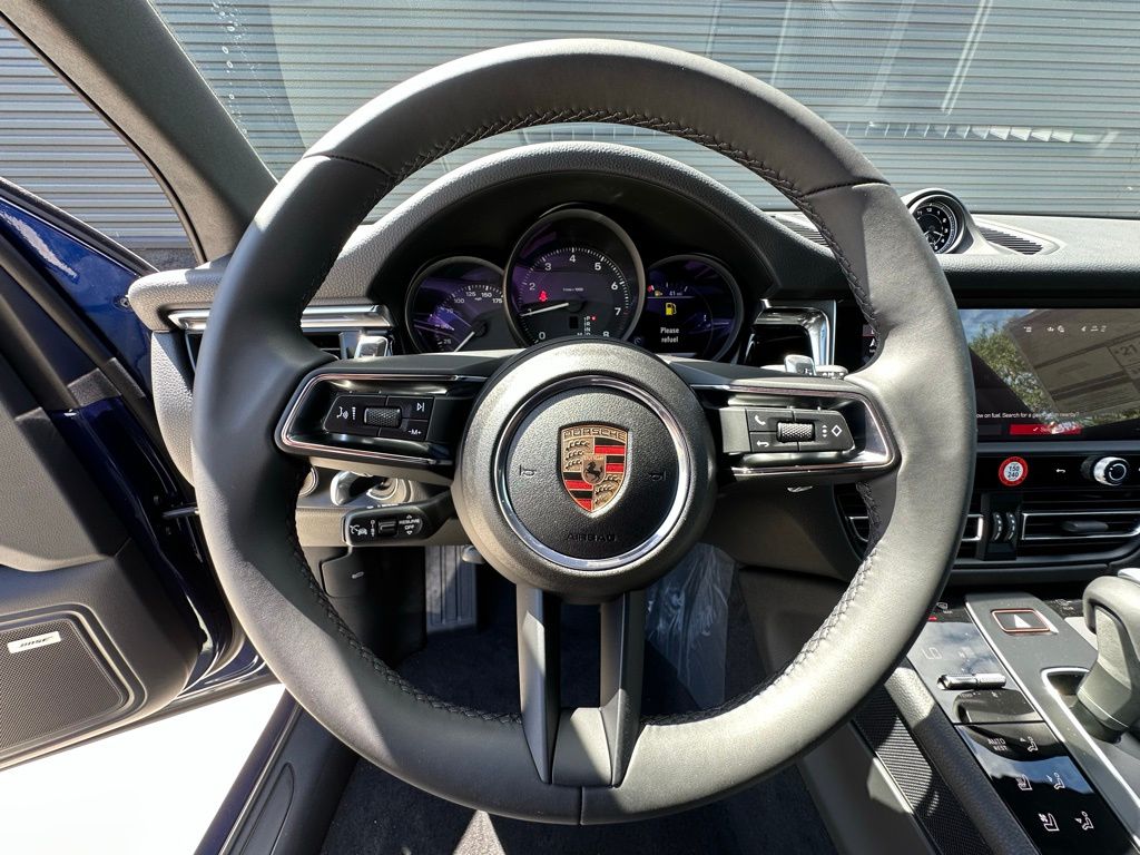 Thumbnail: 2025 Porsche Macan - 19