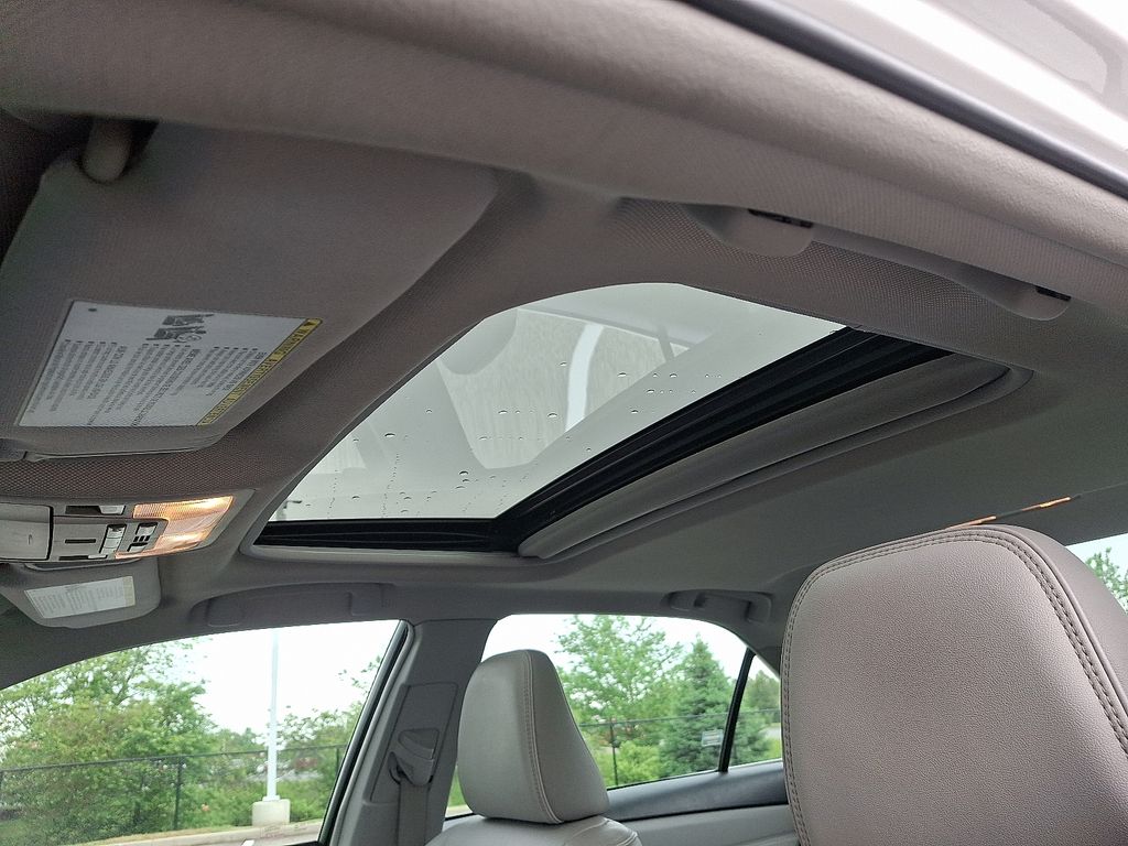 2017 Toyota Camry XLE 15