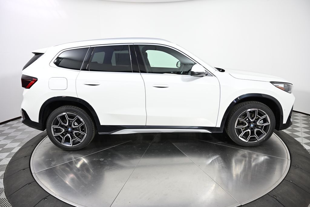 Thumbnail: 2026 BMW X1 - 6