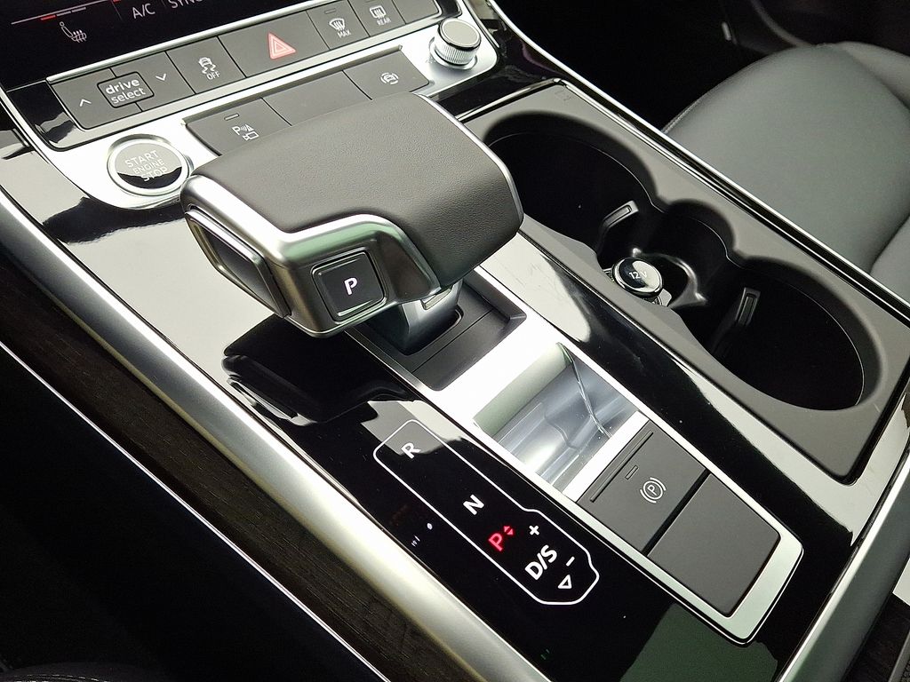 Thumbnail: 2026 Audi Q7 - 10